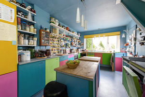 Kitchen/Breakfast Room- click for photo gallery